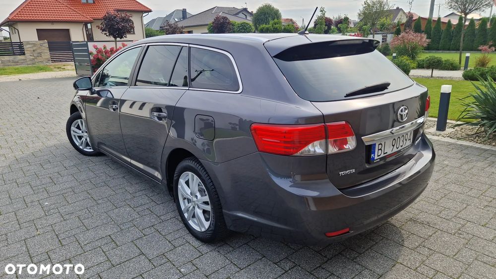 Toyota Avensis Combi 1.8 Executive - 5