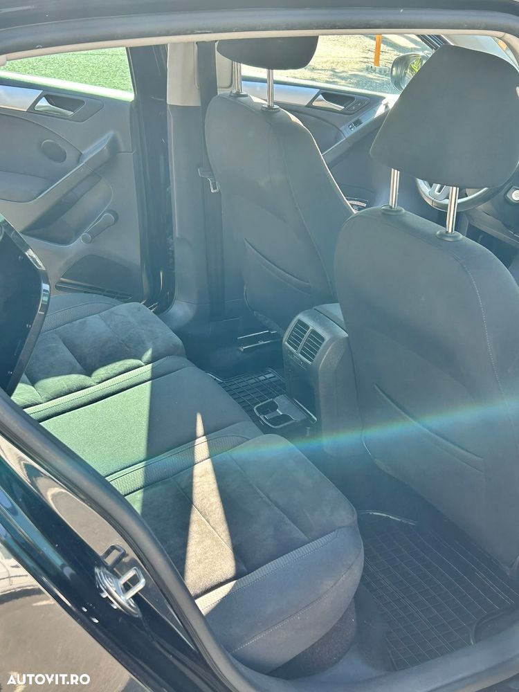 Volkswagen Golf 1.6 TDI DPF BlueMotion Technology Style - 16