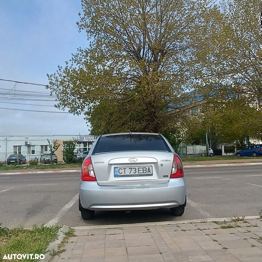 Hyundai Accent MC 1.5 CRDI GL FULL - 3