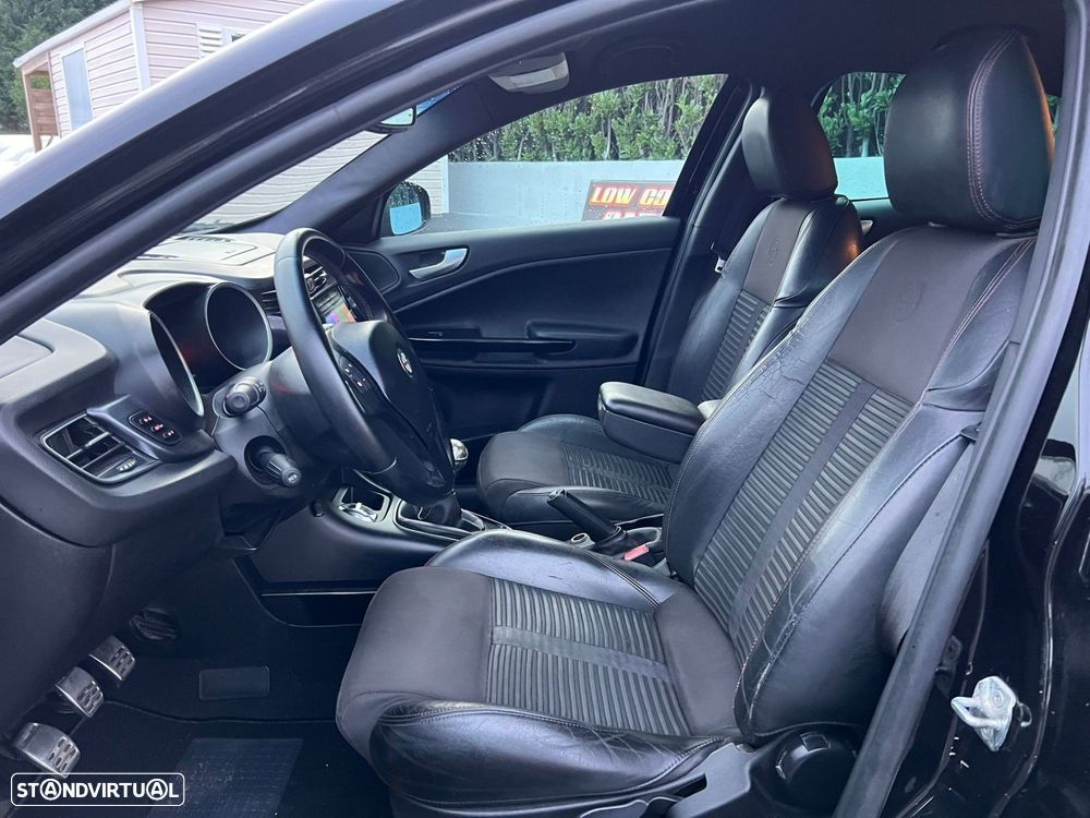 Alfa Romeo Giulietta 1.6 JTDM Distinctive - 6