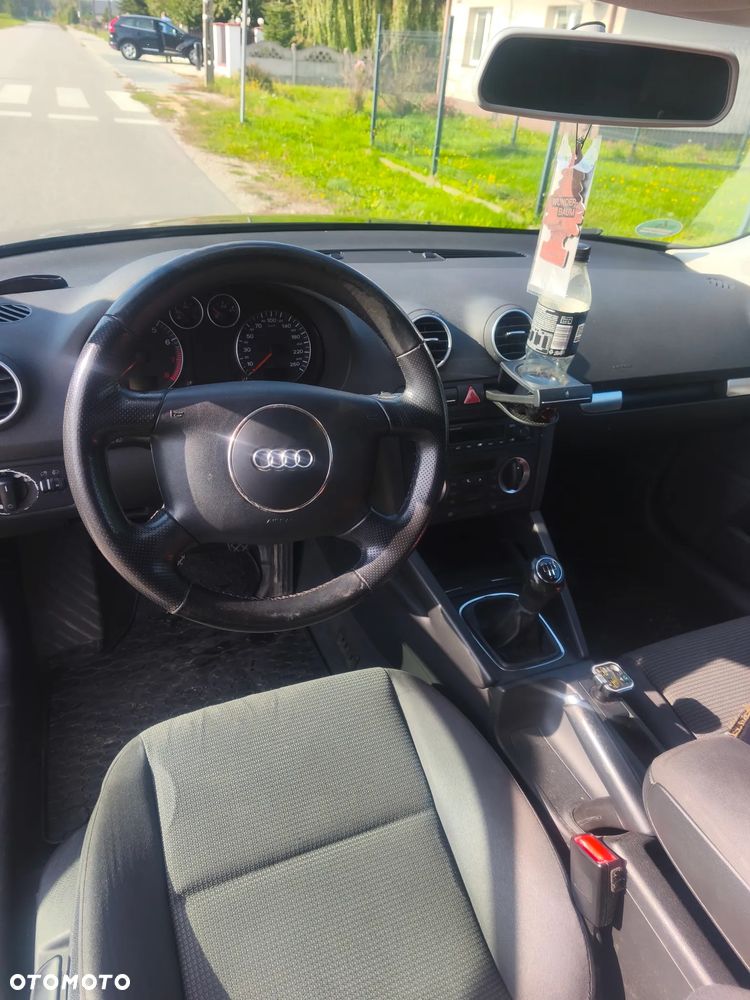 Audi A3 3-drzwiowe 1.6 Ambition - 10