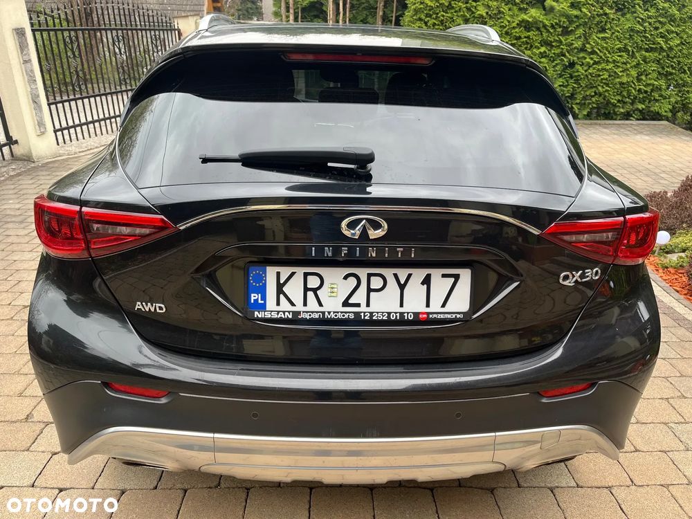 Infiniti QX30 2.0t Premium AWD 7DCT - 12