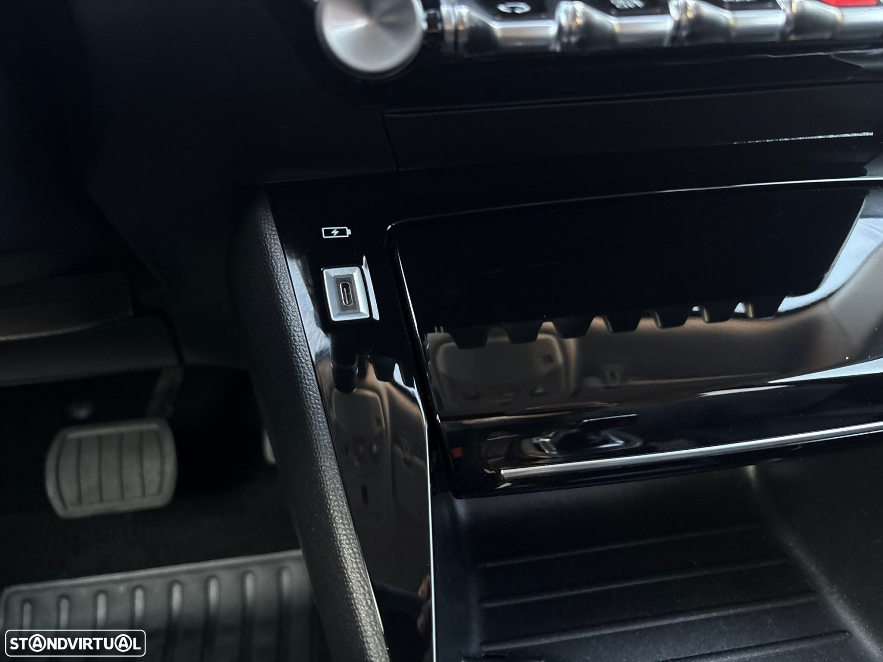 Peugeot e-2008 50 kWh Allure Pack - 23