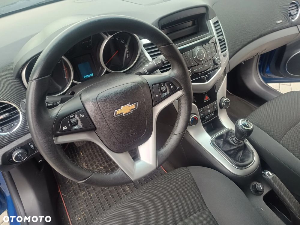 Chevrolet Cruze - 11
