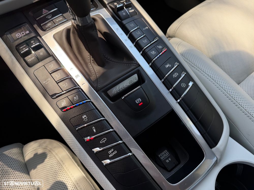 Porsche Macan S - 38