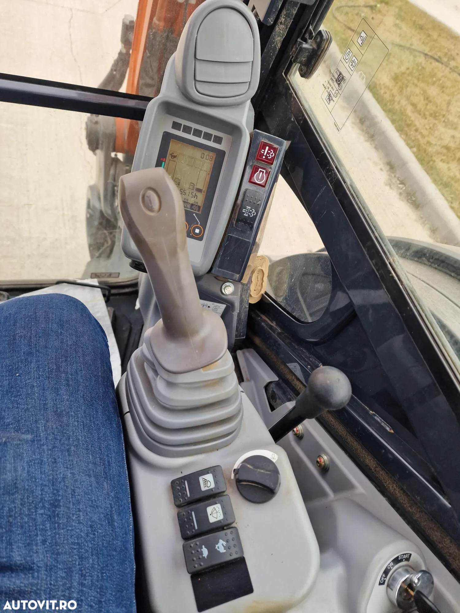 Hitachi ZX55U-6, 5,5tone, 2023, 551h, cupa ingusta, cupa taluz noua, Inst picon, Aer conditionat, posibilitate leasing, EX DEMO-stare CA NOU, PROMOTIE 49.900 EUR+tva - 5