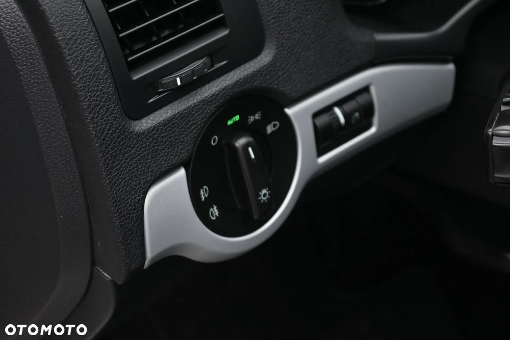 Skoda Octavia 2.0 TDI DSG Laurin & Klement - 32