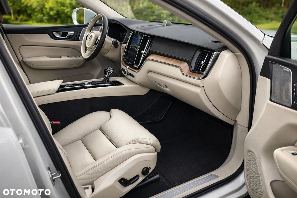 Volvo XC 60 T6 AWD Geartronic Inscription - 12