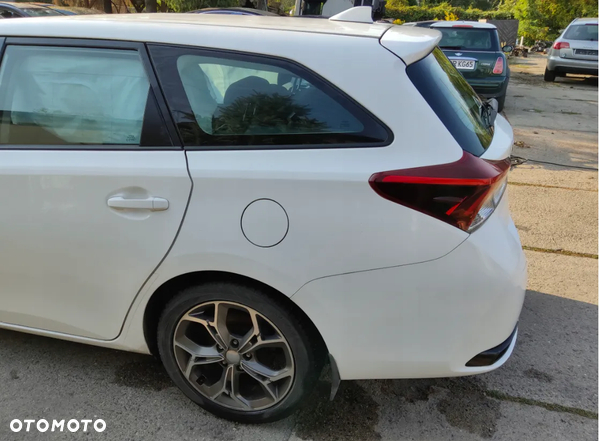 TOYOTA AURIS II PRÓG ĆWIARTKA LEWY PRAWY TYŁ BŁOTNIK