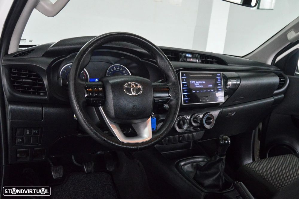 Toyota Hilux 2.4 D-4D 4X2 Cabine Extra 3L - 5
