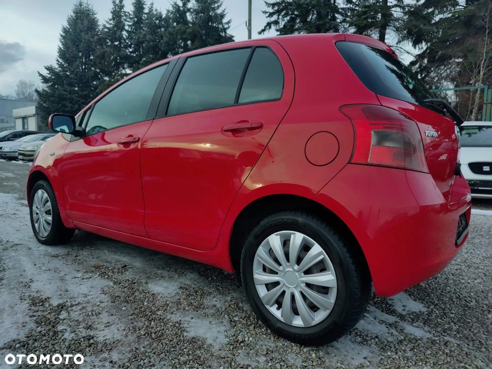Toyota Yaris - 16