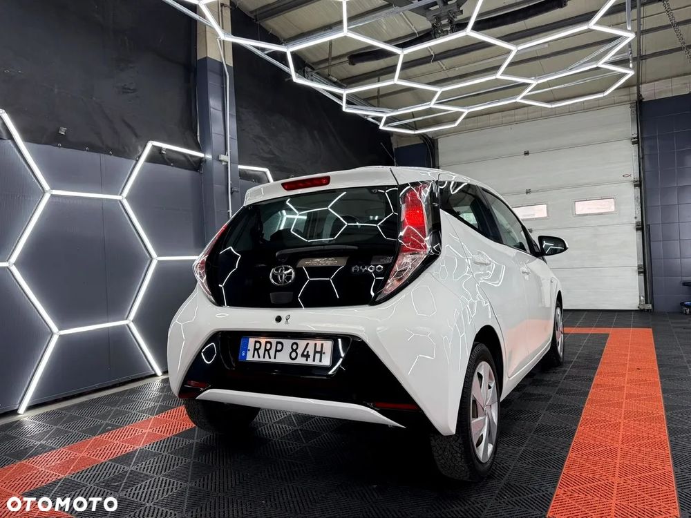 Toyota Aygo x-play touch - 6