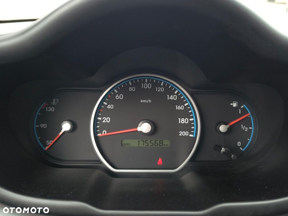 Hyundai i10 - 25