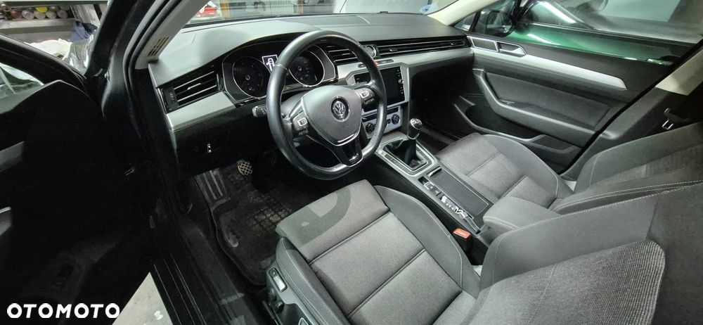 Volkswagen Passat - 3