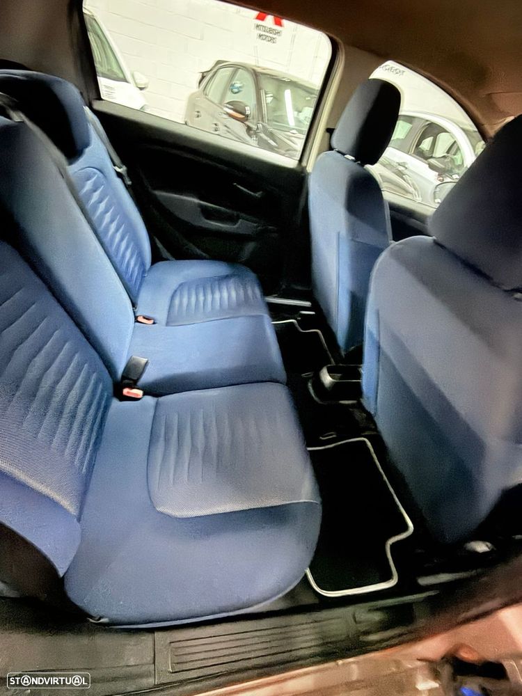 Fiat Punto 1.4 16V Emotion - 17