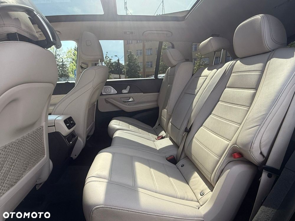 Mercedes-Benz GLS - 23