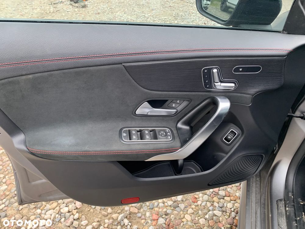 Mercedes-Benz CLA 250 4-Matic 7G-DCT - 8