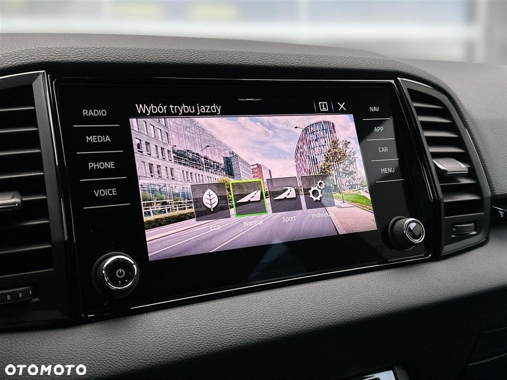 Skoda Karoq 1.5 TSI ACT Sportline DSG - 24