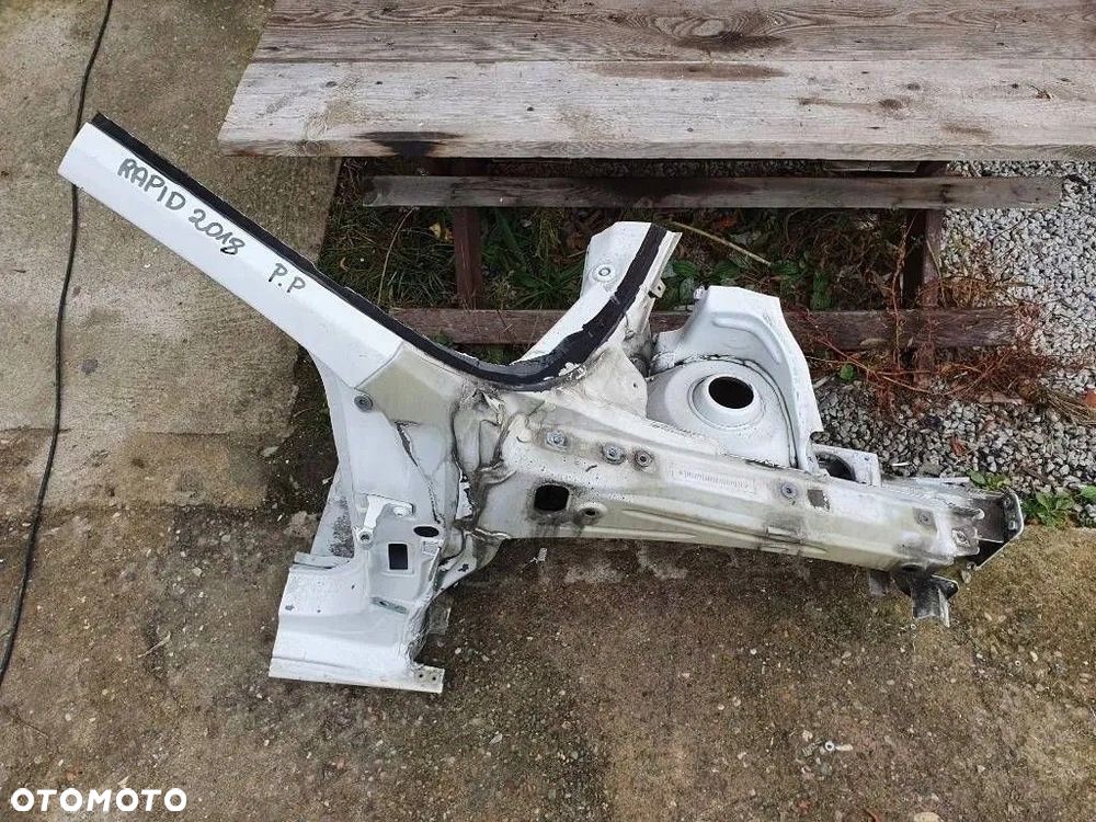 Skoda Rapid 2018 Przód prawa Ćwiartka przednia fartuch podłużnica - 2