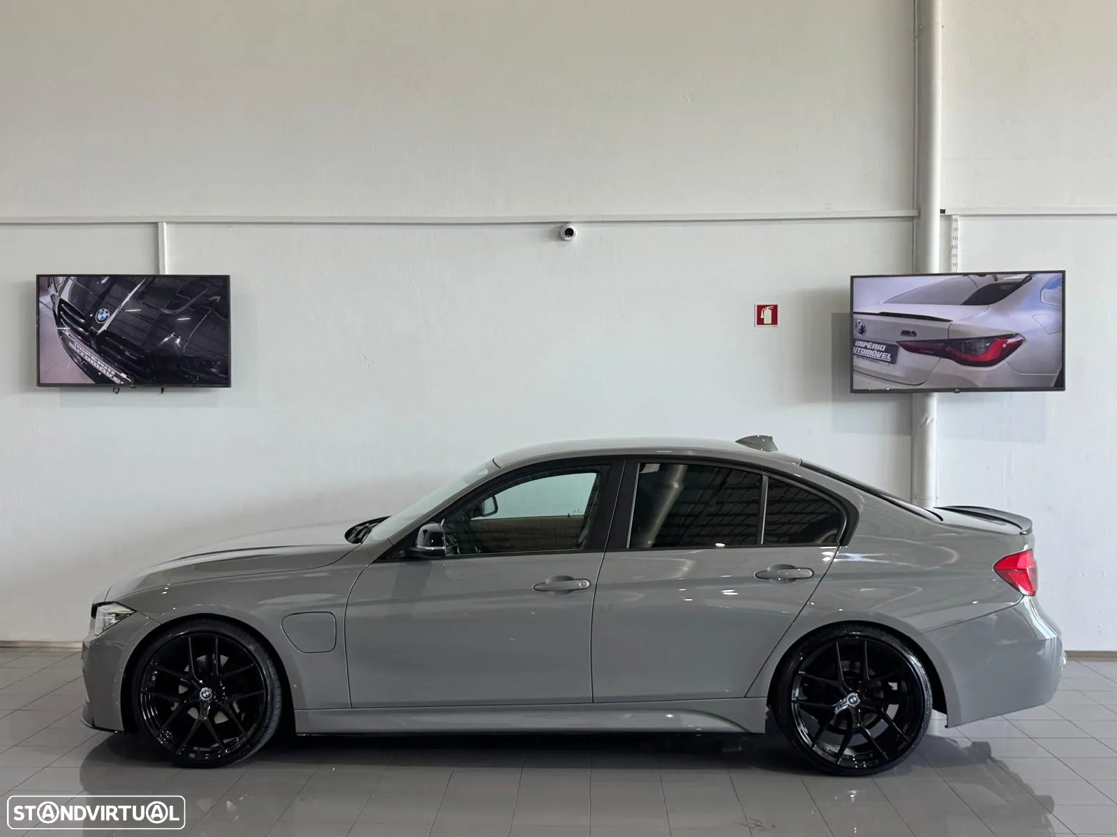 BMW 330 e iPerformance Pack M - 16