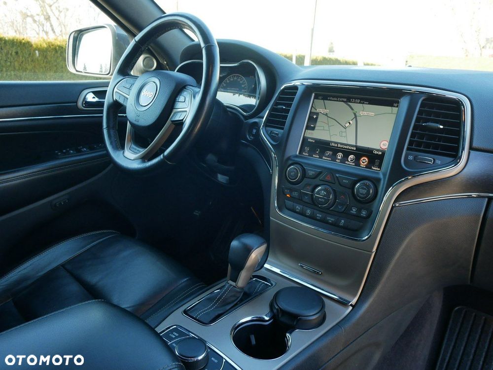 Jeep Grand Cherokee - 26