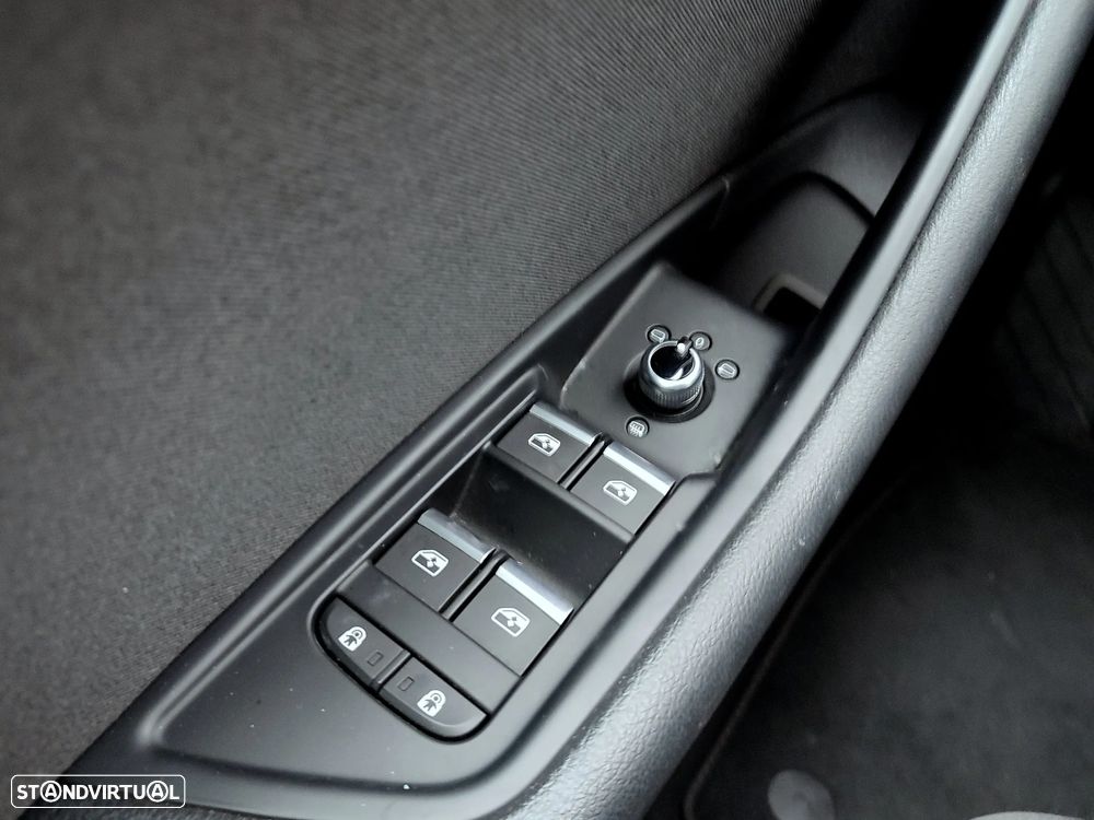 Audi A4 Avant 30 TDI S line S tronic - 18