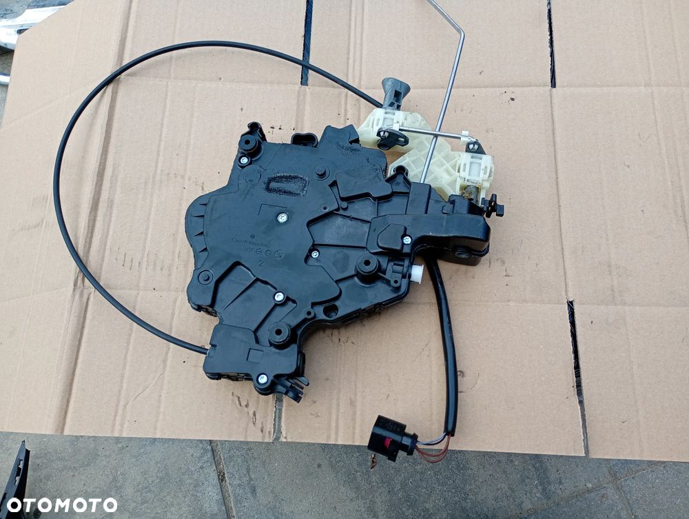 VW CADDY 2K5 15- ZAMEK DRZWI PRAWY 2K5843654D - 3