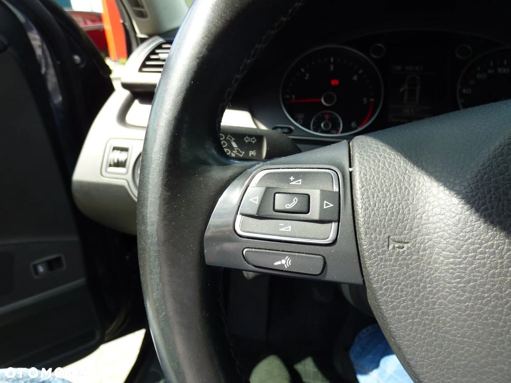 Volkswagen Passat 2.0 TDI Comfortline - 15
