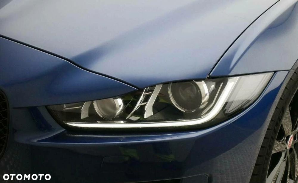 Jaguar XE E-Performance R-Sport - 8