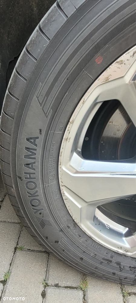 Toyota RAV4 2.0 Active 4x2 - 19