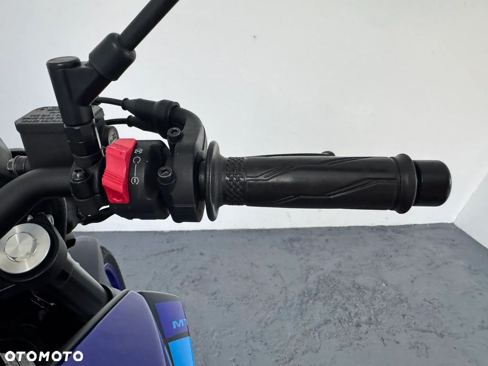 Yamaha MT - 22