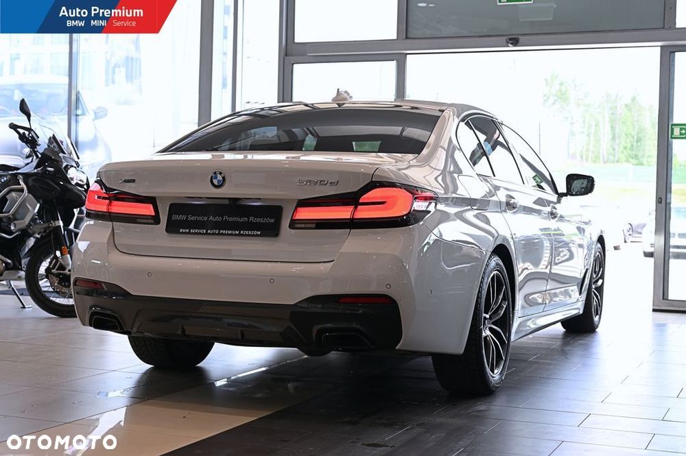BMW Seria 5 520d xDrive MHEV - 18