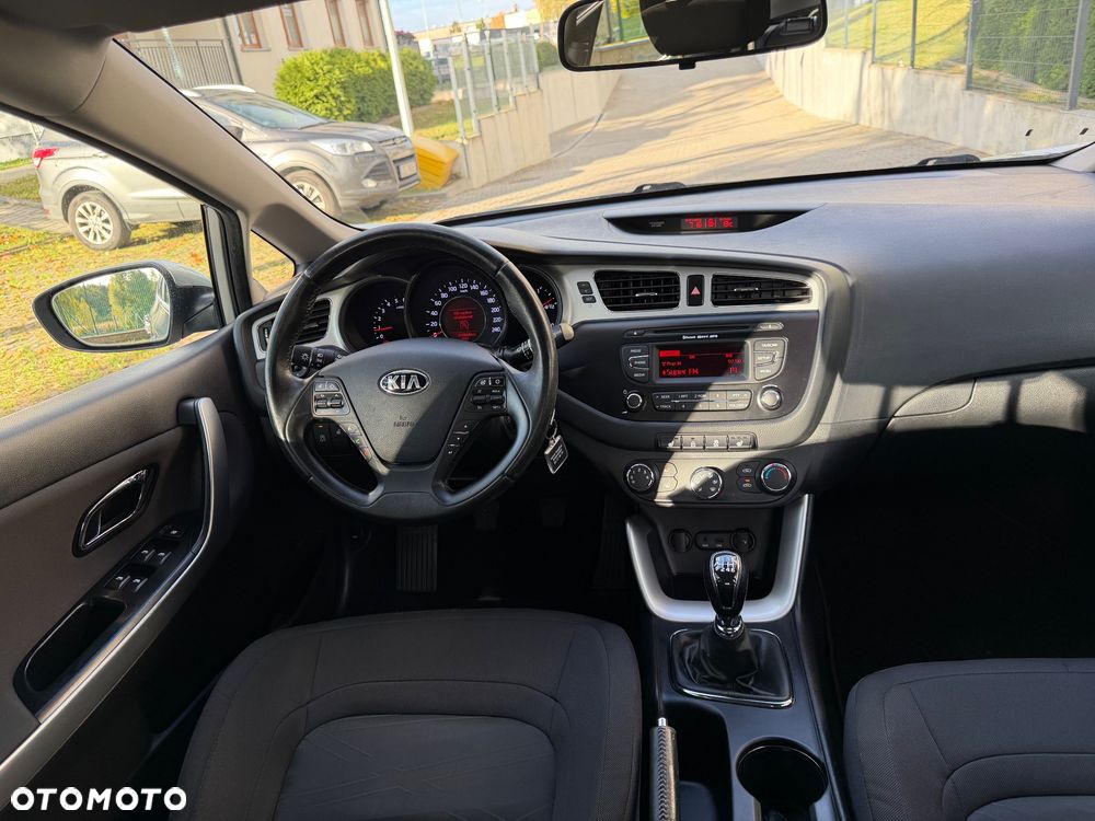 Kia Ceed - 16