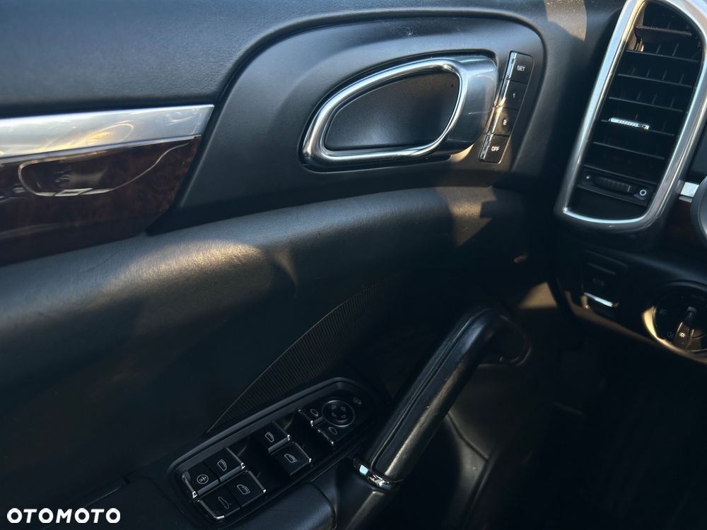 Porsche Cayenne - 12