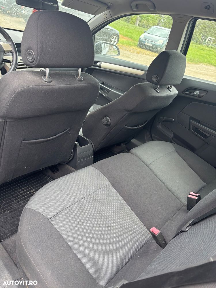 Opel Astra 1.3 CDTI Essentia - 8