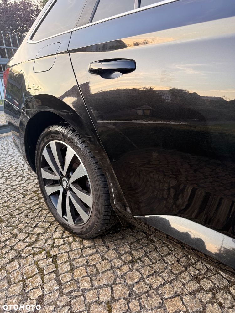 Skoda Superb 2.0 TDI DSG Premium Edition - 10