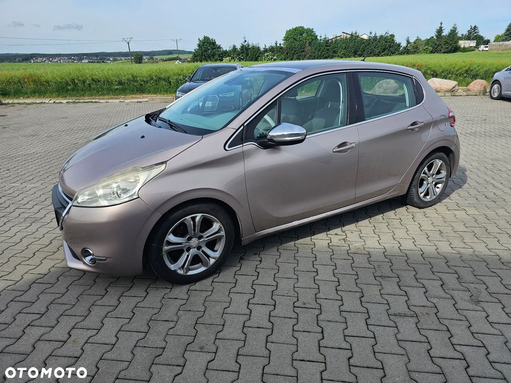 Peugeot 208 - 2
