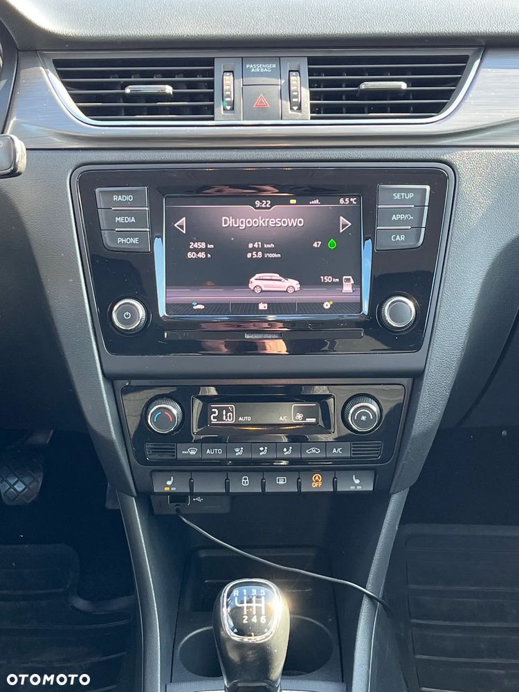 Skoda RAPID Spb 1.0 TSI Style - 10