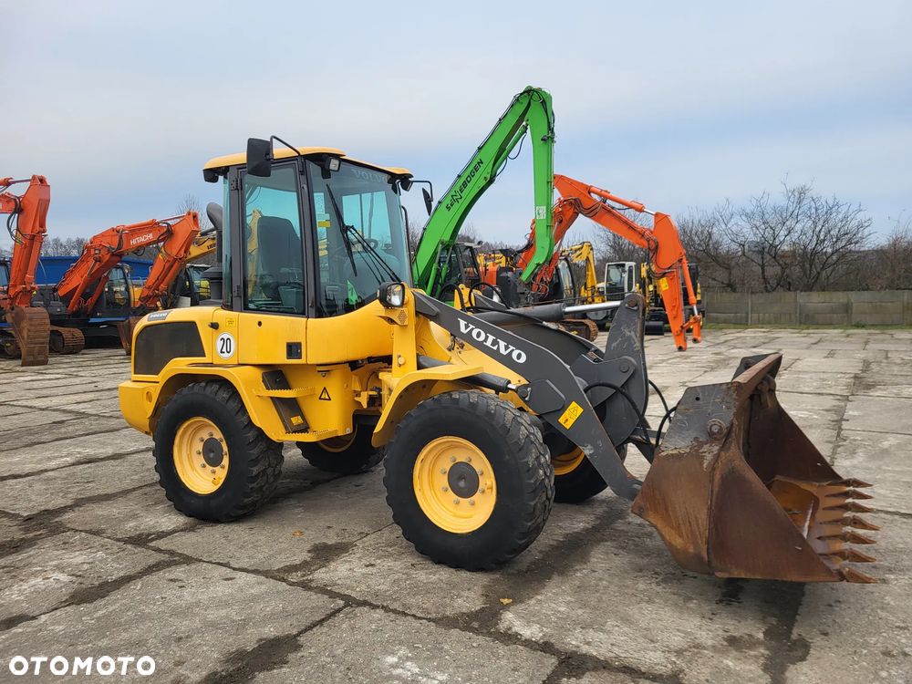 Volvo L 30 G spr z Niemiec 3944 mtg - 3
