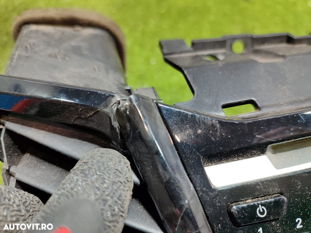 CONSOLA CENTRALA GRILA VENTILATIE / COMENZI AUDIO FORD FIESTA 7 ST SPORT COUPE 1.6 BENZINA BERLINA 3 PORTIERE 2013 COD OEM C1BT-18K811-TA / 8A61-A018B08-AF / 2012-2019 - 4