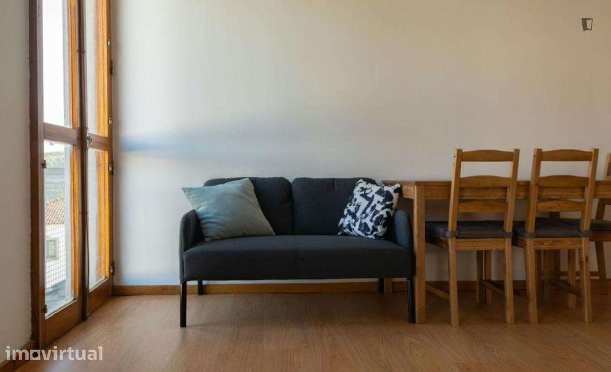 Quarto - localizado em Massarelos Porto - Grande imagem: 2/8