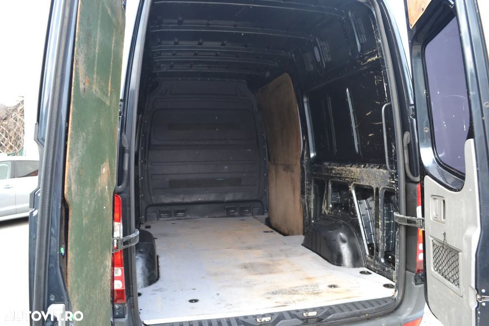 Mercedes-Benz SPRINTER VAN L3H3 209 CDI AUT - 23