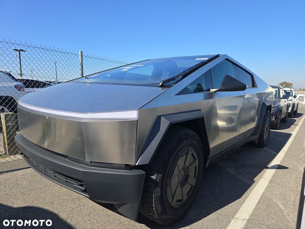 Tesla Cybertruck - 5