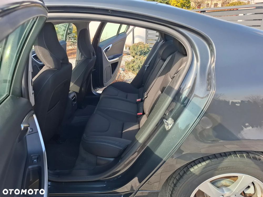 Volvo S60 D2 Momentum - 18