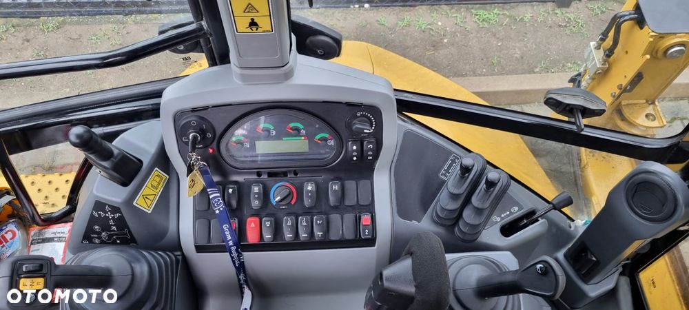 Caterpillar 432F2 - 10