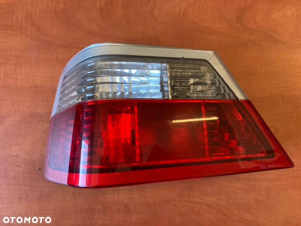 Lampa lewy prawy tył Mercedes Benz W124 komplet 1248262477 - 2