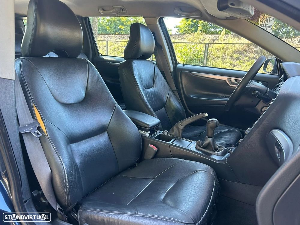 Volvo V70 2.0 T Nivel 3 - 9