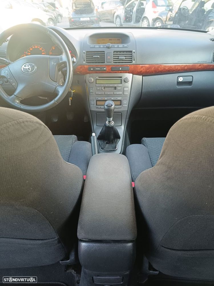 Toyota Avensis LB 2.0 D-4D Sol - 8
