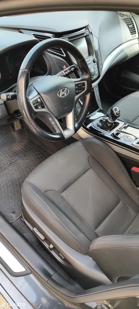 Hyundai i40 1.7 CRDi Comfort + - 19