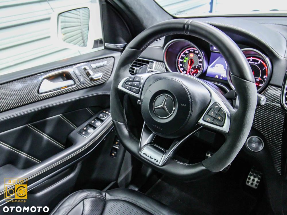 Mercedes-Benz GLS - 33